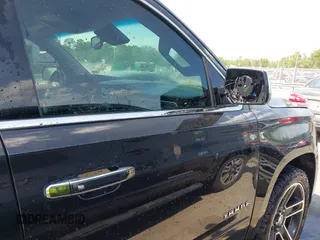 2017 Chevrolet Tahoe Premier z VIN 1GNSCCKC9HR229204, wystawiony jako IAAI lot #42066553 z przebiegiem 138 561 mil mil oraz . Historia ofert i sprzedaży dostępna na DreamBid. Obrazek 6.