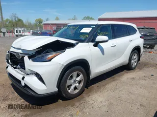 2022 Toyota Highlander LE with VIN 5TDBZRBH5NS580954, listed as a IAAI auction lot 42103401 with 40,391 mi miles and . Bid and sale history available at DreamBid. Image 2.