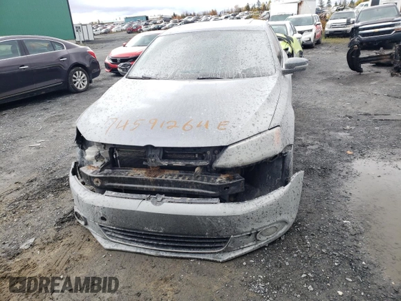 2013 Volkswagen Jetta Comfortline с VIN 3VWDL7AJ9DM426147, выставлен на аукционе Copart как лот 74591264 с пробегом 265 457 миль миль и Списание • Salvage title. История ставок и продаж доступна на DreamBid. Изображение 5.