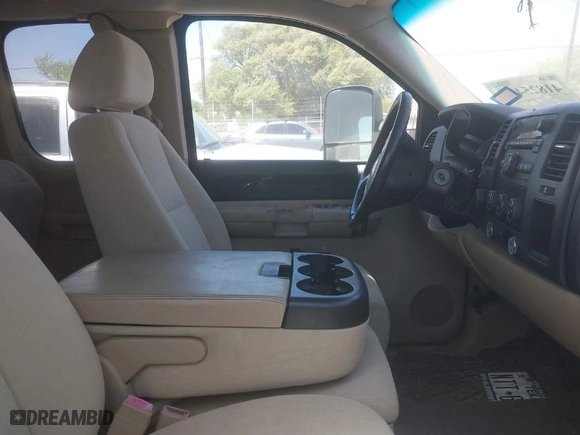 2008 Chevrolet Silverado 1500 LT w/1LT with VIN 2GCEK19J581251615, listed as a IAAI auction lot 41825405 with 1 mi miles. Bid and sale history available at carsss.com. Image 5.