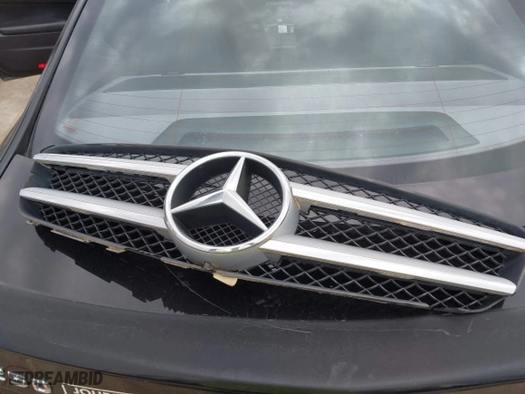 2013 Mercedes-Benz C-Class C 250 with VIN WDDGJ4HB3DG066876, listed as a IAAI auction lot 41676738 with 86,245 mi miles. Bid and sale history available at carsss.com. Image 12.