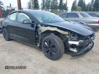 2025 Tesla Model 3 Long Range z VIN 5YJ3E1EB1SF885103, wystawiony jako IAAI lot #41926295 z przebiegiem Nie podano mil oraz . Historia ofert i sprzedaży dostępna na DreamBid. Obrazek 1.