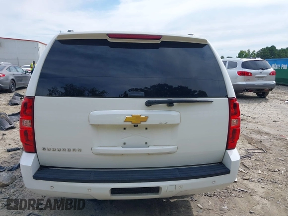 2014 Chevrolet Suburban LT with VIN 1GNSCJE08ER185472, listed as a IAAI auction lot 39849223 with 198,853 mi miles. Bid and sale history available at carsss.com. Image 16.