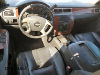 2014 Chevrolet Suburban LT with VIN 1GNSCJE04ER156583, listed as a Copart auction lot 73730364 with 243,131 mi miles and Clean Title. Bid and sale history available at carsss.com. Image 8.