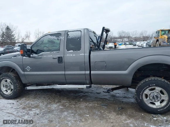 2014 Ford Super Duty F-250 SRW XLT with VIN 1FT7X2BT2EEB59870, listed as a IAAI auction lot 41355792 with 191,891 mi miles. Bid and sale history available at carsss.com. Image 15.