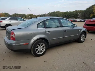 2004 Volkswagen Passat Sedan GLS with VIN WVWPD63B24E035926, listed as a Copart auction lot 74698874 with 189,392 mi miles and Salvage Title. Bid and sale history available at carsss.com. Image 3.