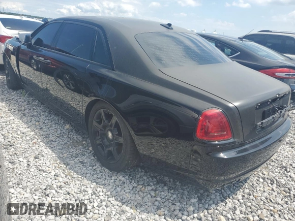 2012 Rolls-Royce Ghost z VIN SCA664L51CUX65522, wystawiony jako Copart lot #64752134 z przebiegiem Nie podano mil oraz Nie do naprawy. Historia ofert i sprzedaży dostępna na DreamBid. Obrazek 2.