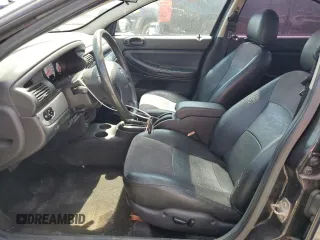 2006 Dodge Stratus SXT z VIN 1B3EL46XX6N198480, wystawiony jako Copart lot #68364854 z przebiegiem 141 831 mil mil oraz Szkody całkowita. Historia ofert i sprzedaży dostępna na DreamBid. Obrazek 7.