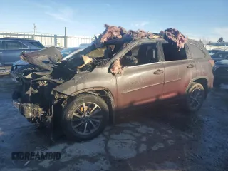 2018 Toyota Highlander SE z VIN 5TDJZRFH3JS802911, wystawiony jako Copart lot #89221885 z przebiegiem Nie podano mil oraz Nie do naprawy. Historia ofert i sprzedaży dostępna na DreamBid. Obrazek 1.