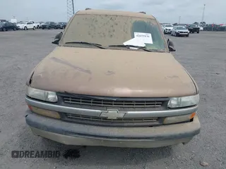 2004 Chevrolet Tahoe LT with VIN 1GNEC13Z04R126543, listed as a IAAI auction lot 42059836 with 252,773 mi miles. Bid and sale history available at carsss.com. Image 6.