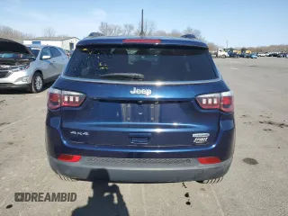 2019 Jeep Compass Latitude with VIN 3C4NJDBB2KT697055, listed as a Copart auction lot 48926585 with 31,892 mi miles and Salvage Title. Bid and sale history available at carsss.com. Image 6.