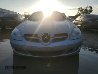 2005 Mercedes-Benz SLK-Class with VIN WDBWK56FX5F060562, listed as a Copart auction lot 73662754 with 0 mi miles and Salvage Title. Bid and sale history available at carsss.com. Image 5.