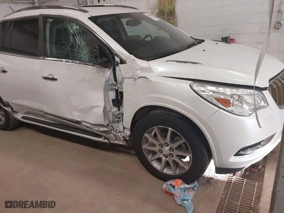2017 Buick Enclave Leather with VIN 5GAKVBKD1HJ238114, listed as a IAAI auction lot 41800083 with 82,000 mi miles. Bid and sale history available at carsss.com. Image 1.