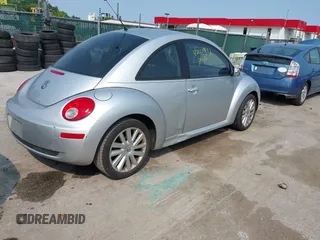2008 Volkswagen Beetle S z VIN 3VWRW31C88M502079, wystawiony jako IAAI lot #42429122 z przebiegiem 168 324 mil mil oraz . Historia ofert i sprzedaży dostępna na DreamBid. Obrazek 4.