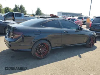 2013 Mercedes-Benz C 250 z VIN WDDGJ4HB2DF949082, wystawiony jako Copart lot #65957375 z przebiegiem 156 936 mil mil oraz Czysty tytuł • Clean title. Historia ofert i sprzedaży dostępna na DreamBid. Obrazek 3.