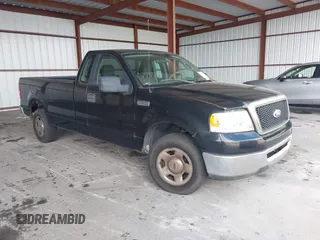 2008 Ford F-150 XL with VIN 1FTRF12W08KE33282, listed as a IAAI auction lot 41511512 with 18,805 mi miles. Bid and sale history available at carsss.com. Image 1.
