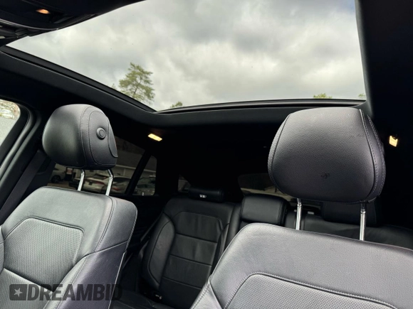 2019 Mercedes-Benz GLE 43 AMG z VIN 4JGED6EB5KA151724, wystawiony jako Copart lot #53707215 z przebiegiem 95 681 mil mil oraz Czysty tytuł • Clean title. Historia ofert i sprzedaży dostępna na DreamBid. Obrazek 9.
