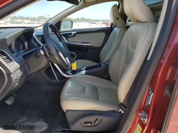 2015 Volvo XC60 T6 Drive-E Premier Plus with VIN YV449MDC9F2617524, listed as a Copart auction lot 40909073 with 131,078 mi miles. Bid and sale history available at carsss.com. Image 7.