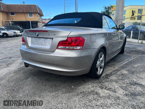 2012 BMW 1 Series 128i z VIN WBAUL7C52CVM81429, wystawiony jako Copart lot #80549174 z przebiegiem 155 938 mil mil oraz Tytuł czysty. Historia ofert i sprzedaży dostępna na DreamBid. Obrazek 4.
