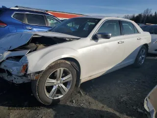 2014 Chrysler 300 C z VIN 2C3CCAEG8EH320769, wystawiony jako Copart lot #55211055 z przebiegiem 163 430 mil mil oraz Szkoda całkowita • Salvage title. Historia ofert i sprzedaży dostępna na DreamBid. Obrazek 1.