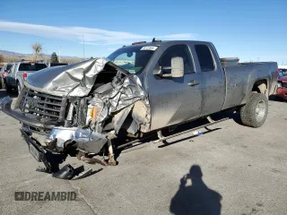 2007 GMC Sierra 2500HD SLT z VIN 1GTHK29697E545482, wystawiony jako Copart lot #86132554 z przebiegiem Nie podano mil oraz Szkoda całkowita • Salvage title. Historia ofert i sprzedaży dostępna na DreamBid. Obrazek 1.