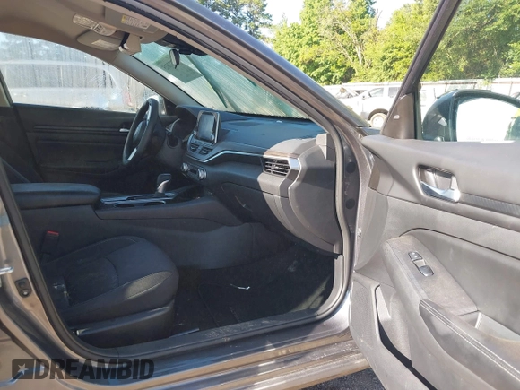 2024 Nissan Altima SV with VIN 1N4BL4DV4RN317704, listed as a IAAI auction lot 42573325 with Not provided miles and . Bid and sale history available at DreamBid. Image 5.