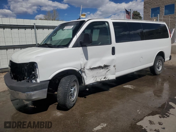 2015 Chevrolet Express Passenger LT с VIN 1GAZG1FG4F1146801, выставлен на аукционе Copart как лот 53570305 с пробегом 144 481 миль миль и Списание • Salvage title. История ставок и продаж доступна на DreamBid. Изображение 1.