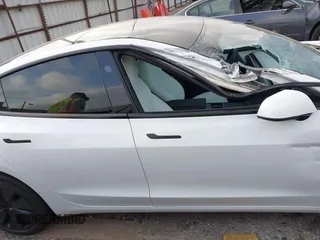 2024 Tesla Model 3 z VIN 5YJ3E1EA7RF866167, wystawiony jako IAAI lot #41785785 z przebiegiem 4 607 mil mil oraz . Historia ofert i sprzedaży dostępna na DreamBid. Obrazek 13.