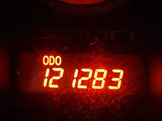 2016 Scion tC z VIN JTKJF5C77GJ023409, wystawiony jako IAAI lot #41538972 z przebiegiem 121 283 mil mil oraz . Historia ofert i sprzedaży dostępna na DreamBid. Obrazek 15.