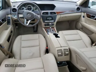 2013 Mercedes-Benz C 250 Sport z VIN WDDGF4HB3DG093576, wystawiony jako Copart lot #58558385 z przebiegiem 68 004 mil mil oraz Szkoda całkowita • Salvage title. Historia ofert i sprzedaży dostępna na DreamBid. Obrazek 8.