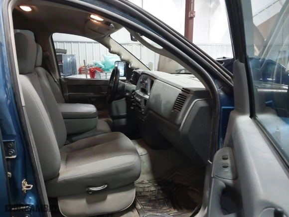 2006 Dodge Ram 2500 SLT with VIN 1D7KS28C96J237592, listed as a IAAI auction lot 41389425 with 277,282 mi miles. Bid and sale history available at carsss.com. Image 5.