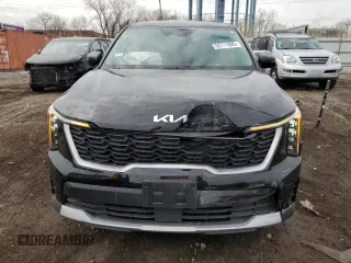 2024 Kia Sorento LX z VIN 5XYRG4JC0RG271831, wystawiony jako Copart lot #52711895 z przebiegiem 6 946 mil mil oraz Szkoda całkowita • Salvage title. Historia ofert i sprzedaży dostępna na DreamBid. Obrazek 5.
