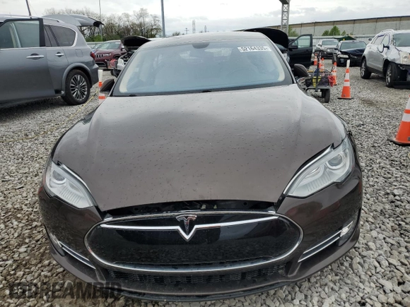 2014 Tesla Model S 60 with VIN 5YJSA1H19EFP51003, listed as a Copart auction lot 52164335 with 105,926 mi miles and Salvage Title. Bid and sale history available at DreamBid. Image 5.