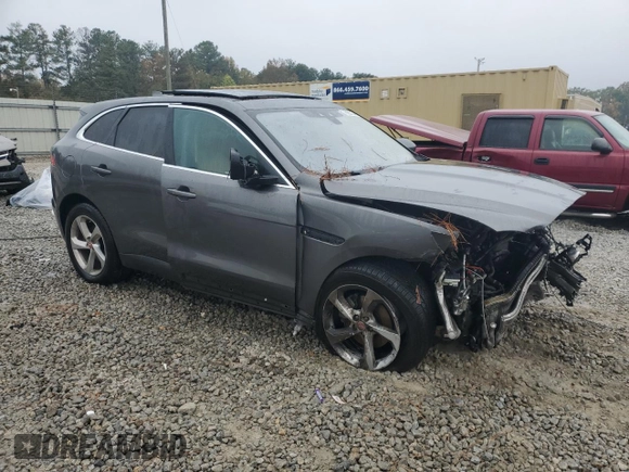 2019 Jaguar F-Pace 25t Premium with VIN SADCJ2FX7KA398240, listed as a Copart auction lot 79866184 with 84,587 mi miles and Salvage Title. Bid and sale history available at DreamBid. Image 4.