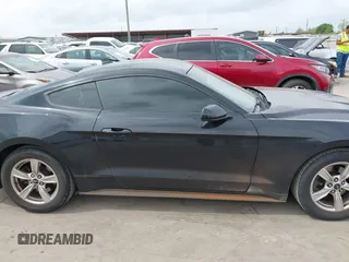 2020 Ford Mustang EcoBoost z VIN 1FA6P8TH6L5181768, wystawiony jako IAAI lot #41871296 z przebiegiem 55 131 mil mil oraz . Historia ofert i sprzedaży dostępna na DreamBid. Obrazek 13.