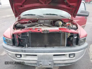 1998 Dodge 1500 z VIN 3B7HC13Z8WG211462, wystawiony jako IAAI lot #41468214 z przebiegiem 259 305 mil mil oraz . Historia ofert i sprzedaży dostępna na DreamBid. Obrazek 10.