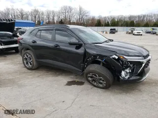 2025 Chevrolet Trax LT with VIN KL77LHEP2SC043442, listed as a Copart auction lot 89102835 with 2,222 mi miles and Salvage Title. Bid and sale history available at carsss.com. Image 4.