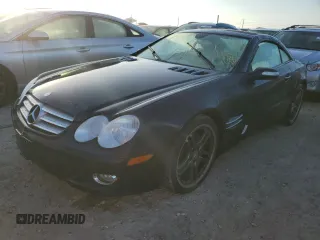 2008 Mercedes-Benz SL 550 z VIN WDBSK71FX8F137257, wystawiony jako Copart lot #76178034 z przebiegiem 28 123 mil mil oraz Nie do naprawy • Non repairable. Historia ofert i sprzedaży dostępna na DreamBid. Obrazek 1.