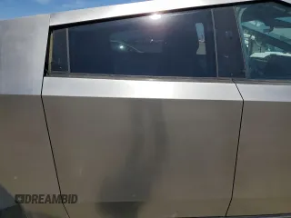 2024 Tesla Cybertruck с VIN 7G2CEHEDXRA010522, выставлен на аукционе Copart как лот 60874185 с пробегом Не указан миль и Списание • Salvage title. История ставок и продаж доступна на DreamBid. Изображение 11.