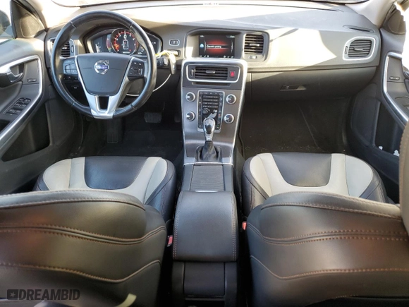 2016 Volvo V60 Cross Country T5 with VIN YV4612HK0G1006181, listed as a Copart auction lot 82689074 with 98,049 mi miles and Salvage Title. Bid and sale history available at carsss.com. Image 8.