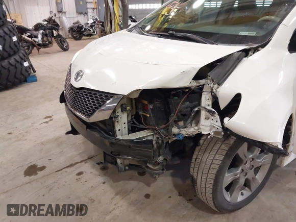 2014 Toyota Sienna SE with VIN 5TDXK3DC7ES497390, listed as a IAAI auction lot 42037096 with 169,127 mi miles and . Bid and sale history available at DreamBid. Image 6.