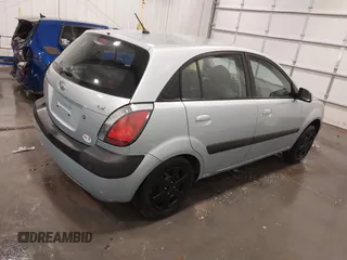 2008 Kia Rio LX with VIN KNADE163186345215, listed as a IAAI auction lot 41776000 with 141,859 mi miles. Bid and sale history available at carsss.com. Image 4.