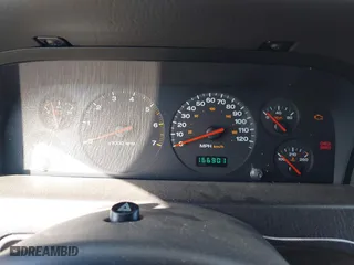 2001 Jeep Grand Cherokee Laredo with VIN 1J4GW48S61C662315, listed as a IAAI auction lot 42002235 with 166,901 mi miles. Bid and sale history available at carsss.com. Image 7.