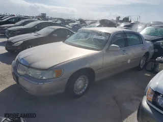 2002 Lincoln Town Car Executive with VIN 1LNHM81W42Y658364, listed as a Copart auction lot 76382464 with 100,175 mi miles and Non Repairable. Bid and sale history available at carsss.com. Image 1.