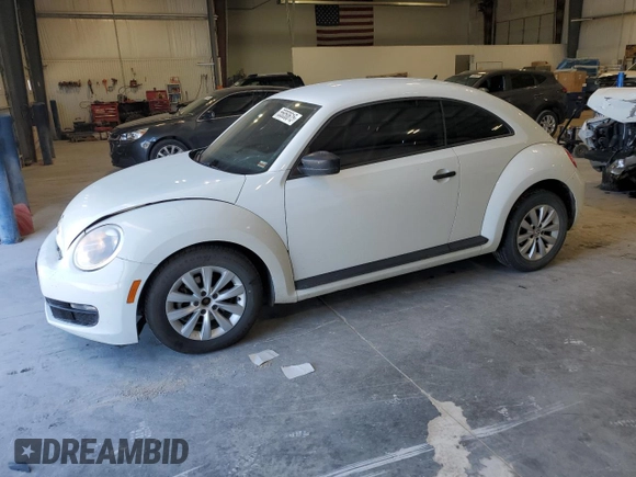 2015 Volkswagen Beetle Fleet Edition with VIN 3VWF17AT1FM615796, listed as a Copart auction lot 55050615 with 165,136 mi miles and Salvage title. Bid and sale history available at DreamBid. Image 1.