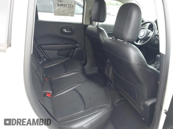 2019 Jeep Compass Limited z VIN 3C4NJDCB0KT842799, wystawiony jako IAAI lot #42236964 z przebiegiem 118 627 mil mil oraz . Historia ofert i sprzedaży dostępna na DreamBid. Obrazek 8.