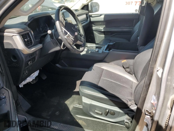 2024 Ford Expedition Max XLT with VIN 1FMJK1J81REA33335, listed as a Copart auction lot 52354535 with 17,743 mi miles and Salvage Title. Bid and sale history available at DreamBid. Image 7.