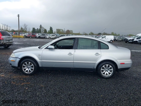 2003 Volkswagen Passat GLS with VIN WVWPD63B23P197123, listed as a IAAI auction lot 41916609 with 205,615 mi miles. Bid and sale history available at carsss.com. Image 14.