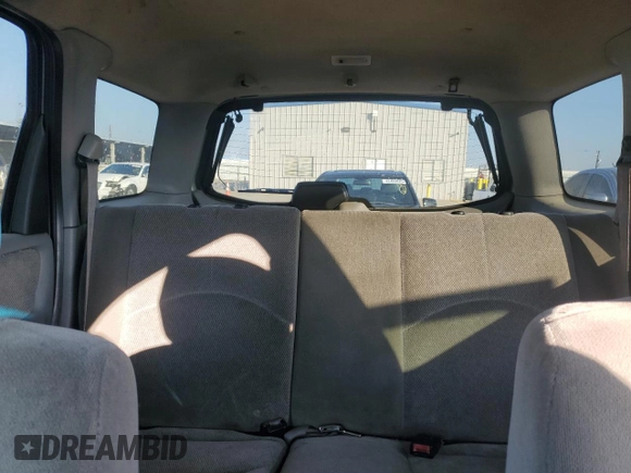 2002 Mazda Tribute LX with VIN 4F2YU09152KM50320, listed as a Copart auction lot 88131405 with 238,013 mi miles and Salvage Title. Bid and sale history available at carsss.com. Image 10.