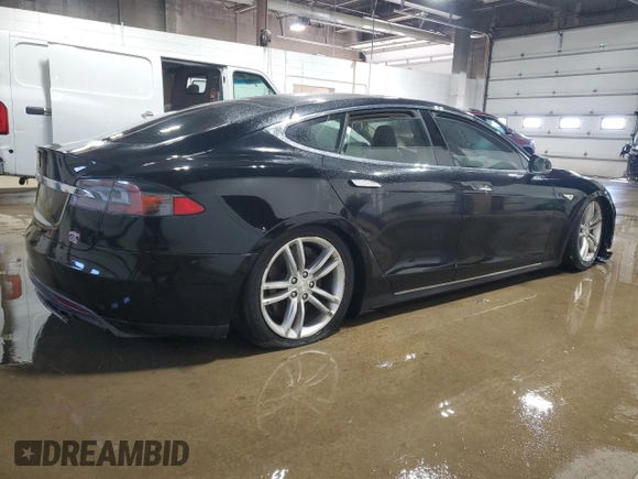 2013 Tesla Model S with VIN 5YJSA1CG1DFP03666, listed as a Copart auction lot 55698345 with 72,592 mi miles and Clean Title. Bid and sale history available at DreamBid. Image 3.